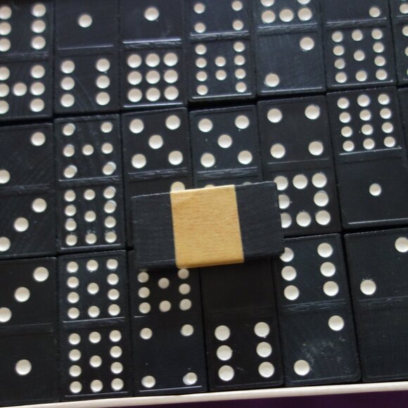 Vintage Milton  Bradley HALSAM DOUBLE TWELVE Wooden Dragon Dominoes 4133 - Picture 8 of 12